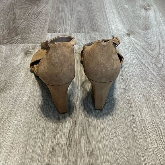 Women's Tahari Norma Tan Suede Heels with Gold Ring - Picture 7 of 9